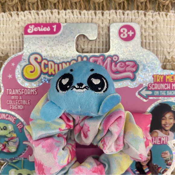 ScrunchMiez Ser. 1 Girl’s Collectible Scrunchies Moose Toys CLASSIC #8 SQUISHIE - Picture 2 of 6